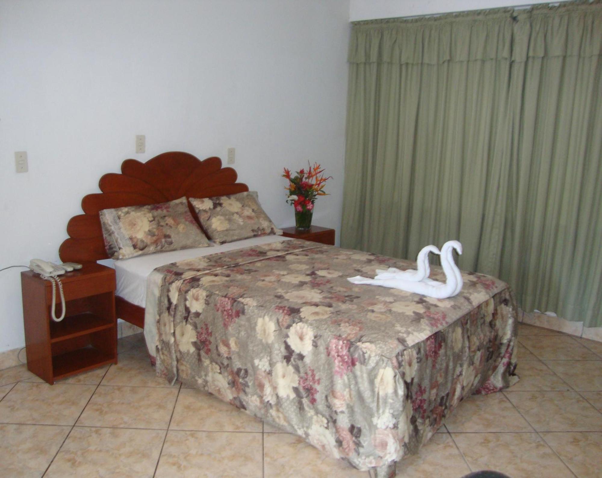 Hotel Sol Del Oriente Iquitos Exteriör bild